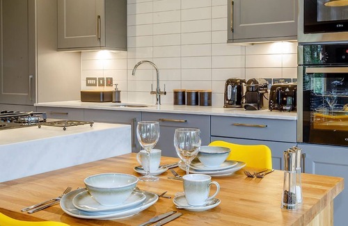 Elton Cabina | 1 bedroom accommodation in Haddon