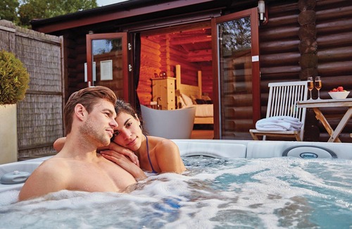 Weybread Cabina | 1 bedroom accommodation in Weybread, Diss