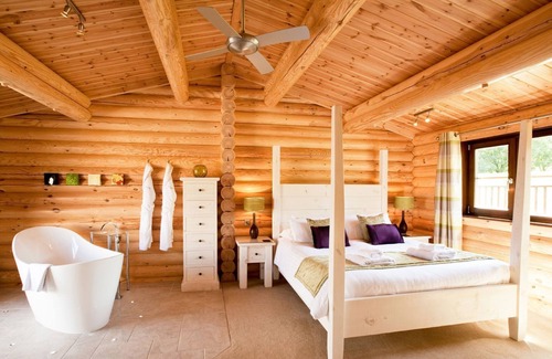 Weybread Cabina | 1 bedroom accommodation in Weybread, Diss