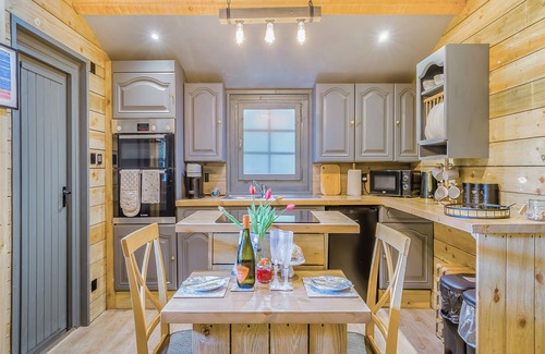 New Forest District Cabaña | 1 bedroom accommodation in Ringwood, New Forest