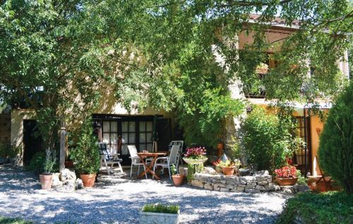 Lorgues Apartamento | 1 Bedroom Amazing Apartment In Lorgues