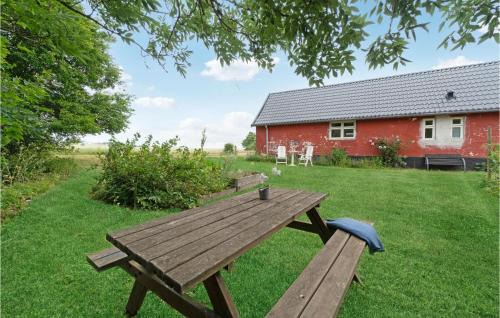 Ronne Apartamento | 1 Bedroom Amazing Apartment In Rønne