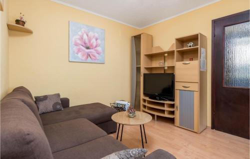 Opric Apartamento | 1 Bedroom Amazing Apartment In Lovran