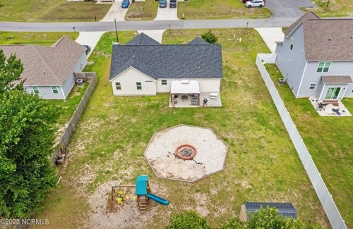 Richlands Casa | 1 bedroom and 1 full bath available in a large 3 bedroom, 2 bathroom house
