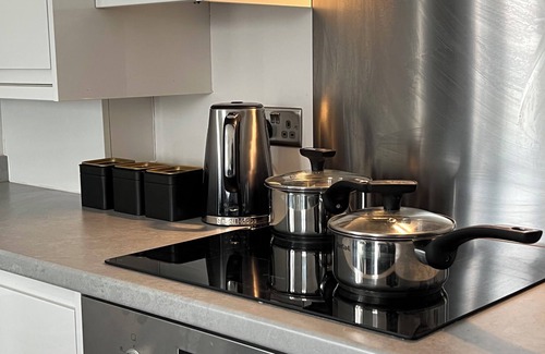 Aylesbury Apartamento | 1-Bedroom Apartment – Business & Leisure | Sleeps 4 | Free Parking & Netflix
