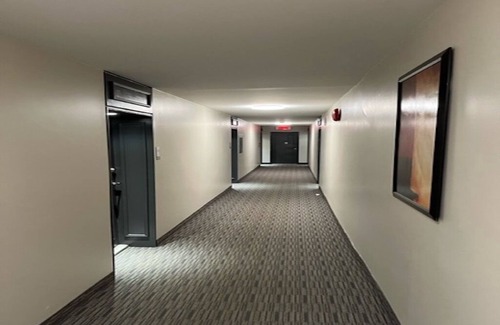 Cote-Saint-Luc Apartamento | 1 Bedroom apartment in residential area in Montreal. 5min walk to shopping mall.