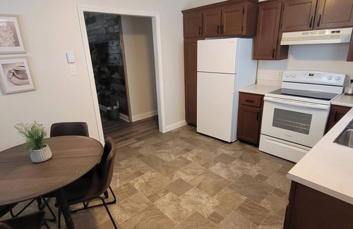 Fredericton Apartamento | 1 Bedroom Apartment/Sofa Bed/Near Airport