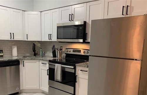 Oakford Park Apartamento | 1 Bedroom Apartment (423875) by Houzlet