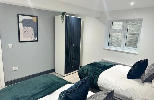 Huntingdon Apartamento | 1 Bedroom Apartment - Abacus House - Huntingdon Town Centre - Contractor Friendly - Free Parking - Full Kitchen - Washer Dryer - Spacious - Ideal for Work Stays