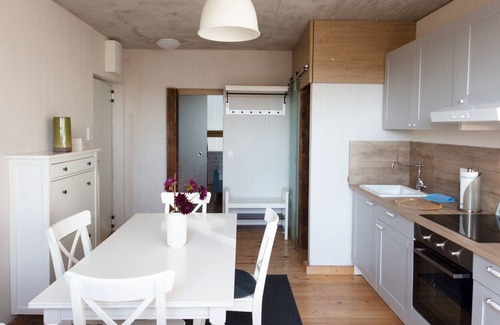 Penzing Condominio | 1 Bedroom Apartment in the attic with view over Schönbrunn Park