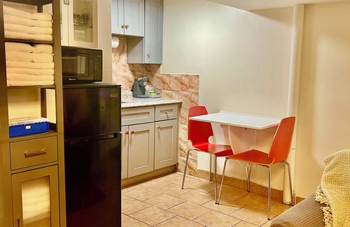 Queens Casa | 1 bedroom apartment in ground floor very nice and close to everything