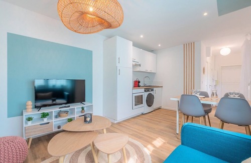 Roubaix Apartamento | 1 bedroom apartment near tram, CHR + parking