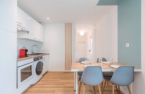 Roubaix Apartamento | 1 bedroom apartment near tram, CHR + parking