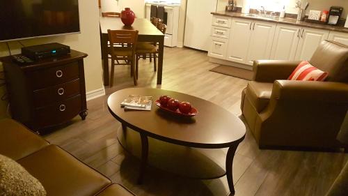 Downtown Gatineau Apartamento | 1-Bedroom Apartment Sweet #8 by Amazing Property Rentals