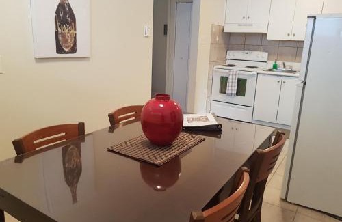 Downtown Gatineau Apartamento | 1-Bedroom Apartment Sweet #3 by Amazing Property Rentals