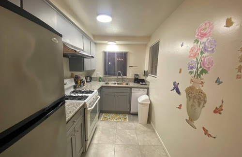 Alhambra Apartamento | 1-bedroom apartment with WiFi, AC /pet family friendly / private parking