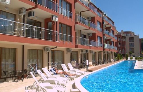 Sozopol Apartamento | Apartamento de 1 dormitorio con vistas al mar cerca de la playa en el apart-hotel "Onegin", Sozopol