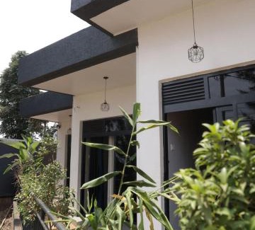 Kigali Apartamento | 1 Bedroom Apt Close to City Centre ,Parking, Netflix, Fast WiFi Suite #5