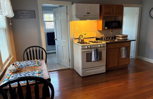 Millbury Apartamento | 1 bedroom apt kristen leigh