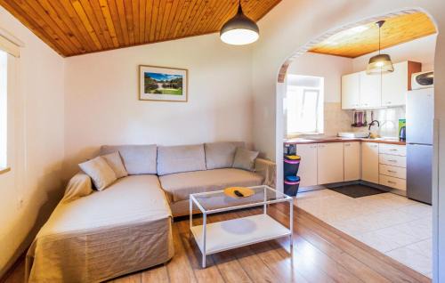 Marcana Apartamento | 1 Bedroom Awesome Apartment In Marcana
