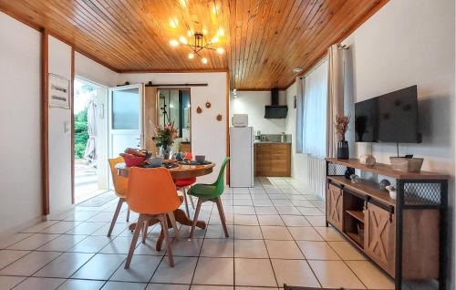 Saint-Martial-de-Nabirat Casa | 1 Bedroom Awesome Home In Saint-Martial-De-Nabir
