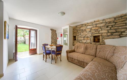 Bale Casa | 1 Bedroom Awesome Home In Bale
