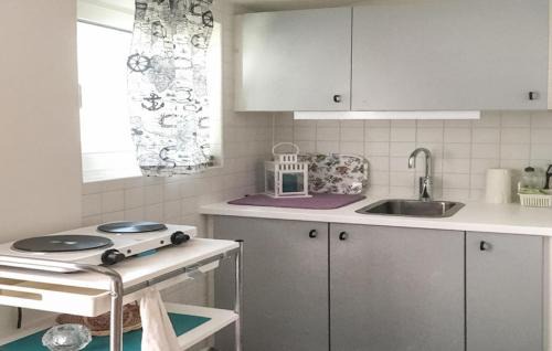 Kungshamn Casa | 1 Bedroom Awesome Home In Kungshamn