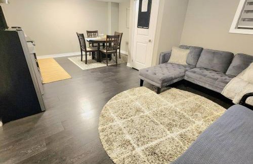 Halton Regional Municipality Apartamento | 1 Bedroom basement apartment with separate entrance