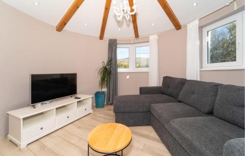 Obrovac Casa | 1 Bedroom Beach Front Home In Krusevo