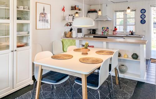 Lyngsbæk Strand Casa | 1 Bedroom Beautiful Home In Ebeltoft