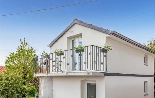 Jurdani Casa | 1 Bedroom Beautiful Home In Jurdani