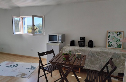 Junas Cama Y Desayuno | 1 Bedroom Bed & breakfast in Junas