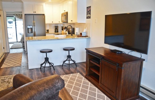Wolf Creek Condominio | Recientemente actualizado a solo unos pasos de la piscina y el jacuzzi