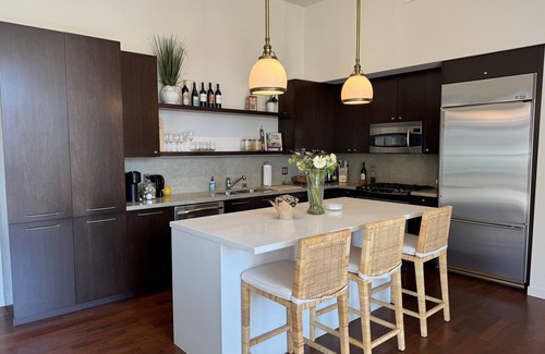 Lower State Condominio | 1 bedroom condo in enchanting Santa Barbara by the water!