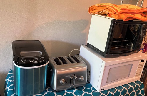 Downtown Portland Condominio | 1-bedroom condo in Portland with AC, WiFi, cable TV, kitchen, garage parking, DW