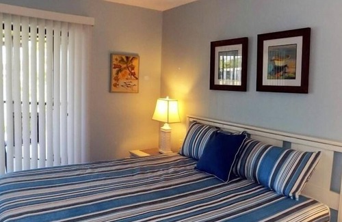 Oldsmar Condominio | 1 Bedroom Condo L-93832 by Houzlet
