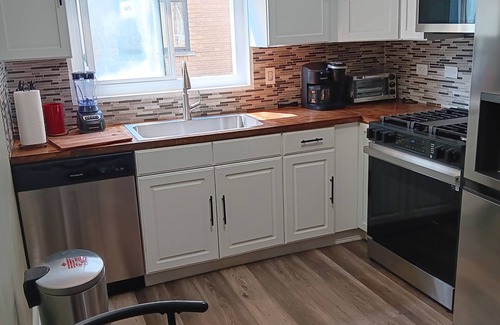 Garfield Ridge Condominio | 1-bedroom condo next to Chicago Midway International Airport