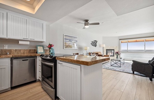 Carlsbad Village Condominio | Frente a la playa 3BR Condo A solo 1 cuadra de Carlsbad Village!