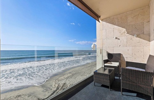 Carlsbad Village Condominio | Frente a la playa 3BR Condo A solo 1 cuadra de Carlsbad Village!