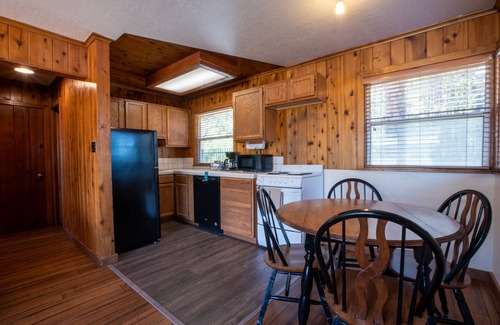 Tahoe Vista Hotel | 1 Bedroom Condo! Private Beach, Kitchenette, Free Parking, Outdoor Pool!