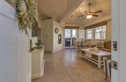 Avila Beach Condominio | 1 Bedroom Condo W / al aire libre con vista al mar Barbacoa Cocina - Pasos a la playa y ciudad