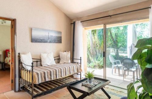 Greater Johannesburg Metropolitan Area Apartamento | 1 Bedroom Cottage