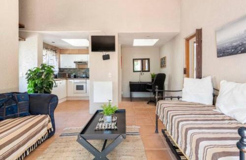 Greater Johannesburg Metropolitan Area Apartamento | 1 Bedroom Cottage