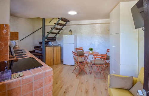 Castel di Tora Apartamento | Acogedor apartamento de 1 dormitorio en Castel di Tora