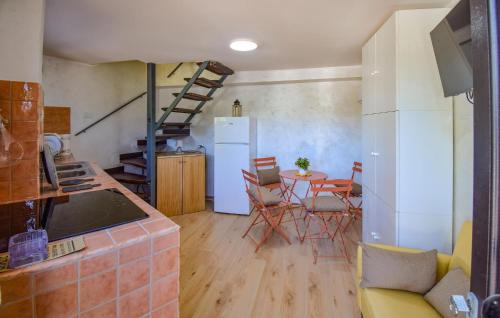 Castel di Tora Apartamento | 1 Bedroom Cozy Apartment In Castel Di Tora