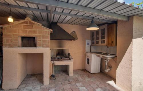 Castel del Piano Casa | 1 Bedroom Cozy Home In Montegiovi