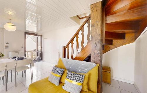 Josselin Casa | 1 Bedroom Cozy Home In Josselin