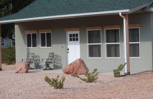 Kanab Cabaña | 1 Bedroom Discover a Cozy Getaway: near Zion, Bryce, and Grand Canyon!
