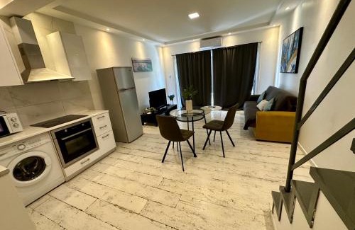 Agios Tychon Apartamento | 1-bedroom duplex 100m by the sea