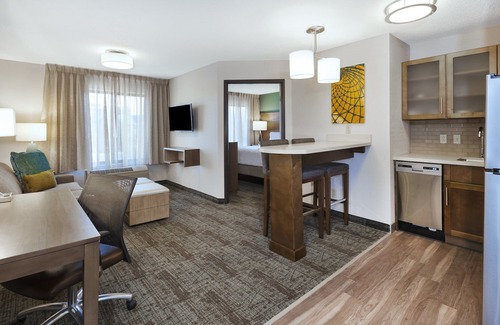 Columbia Condominio | 1 Bedroom | Fitness Center + Free Daily Breakfast